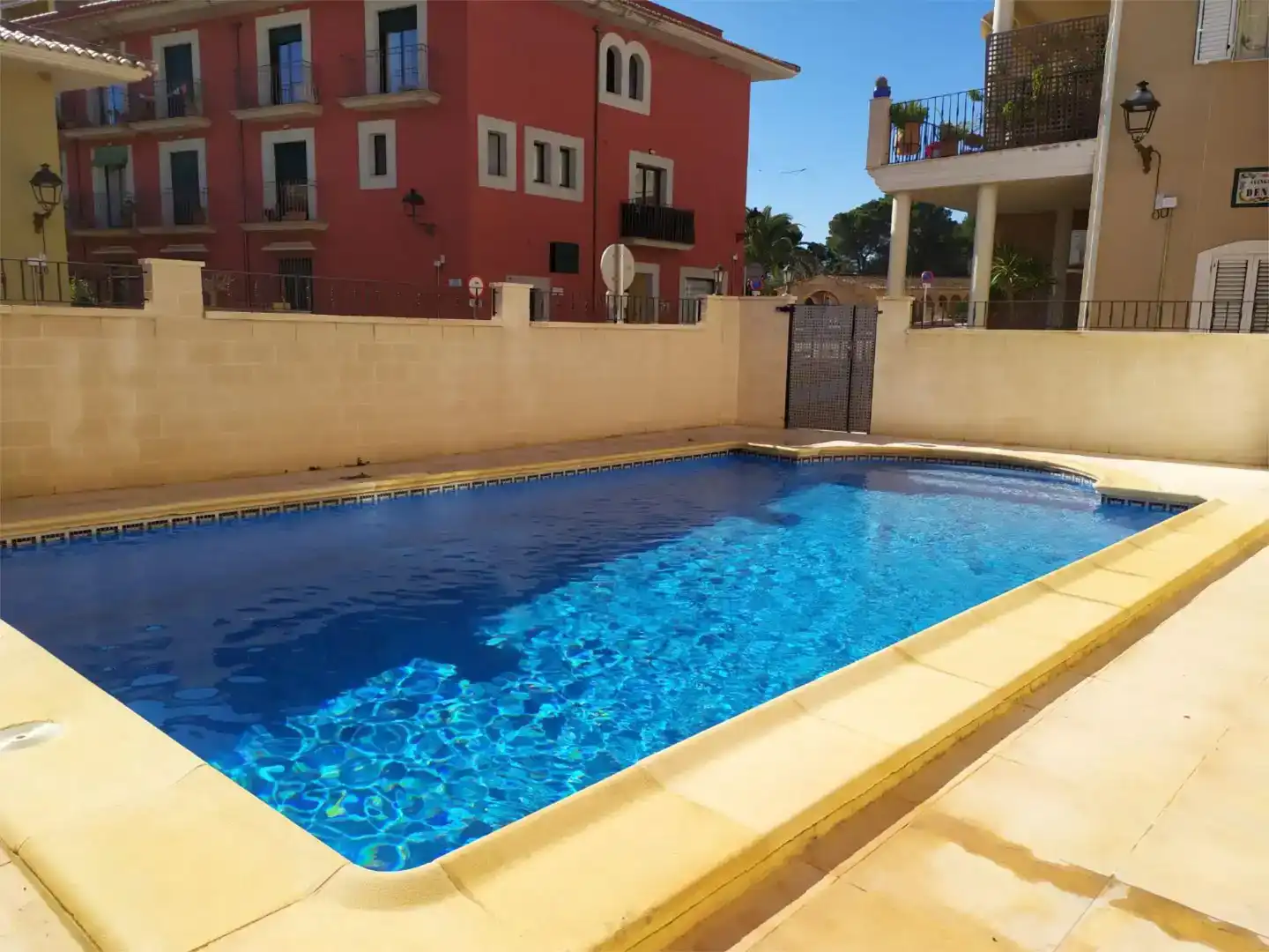 Piscina de Pis en venda en Dénia amb Aire condicionat, Piscina i Balcó