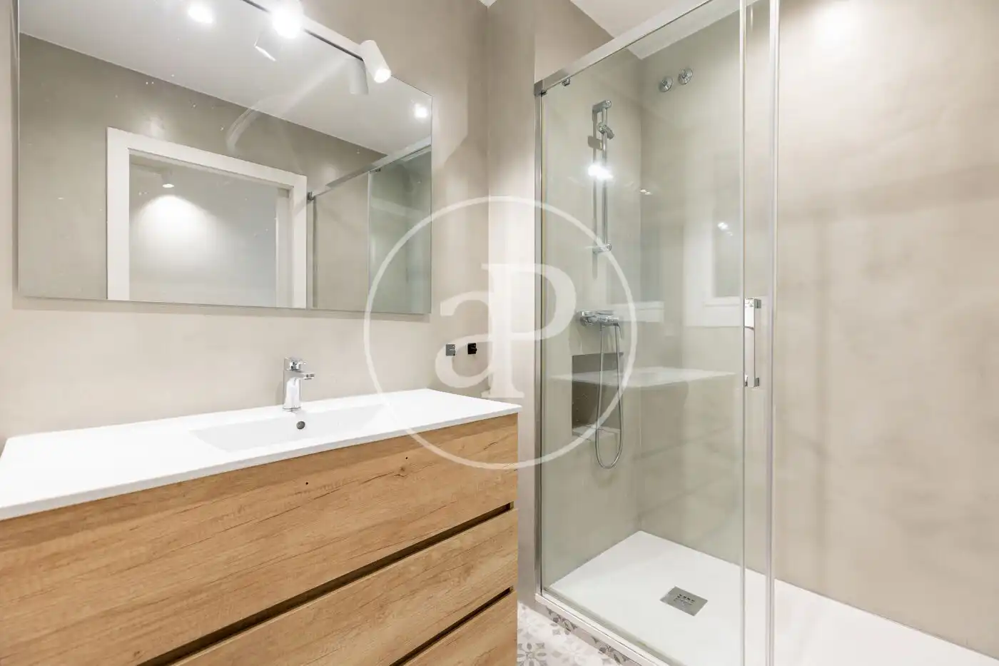 Baño de Piso en venta en Barcelona con Aire acondicionado, Calefacción y Balcón