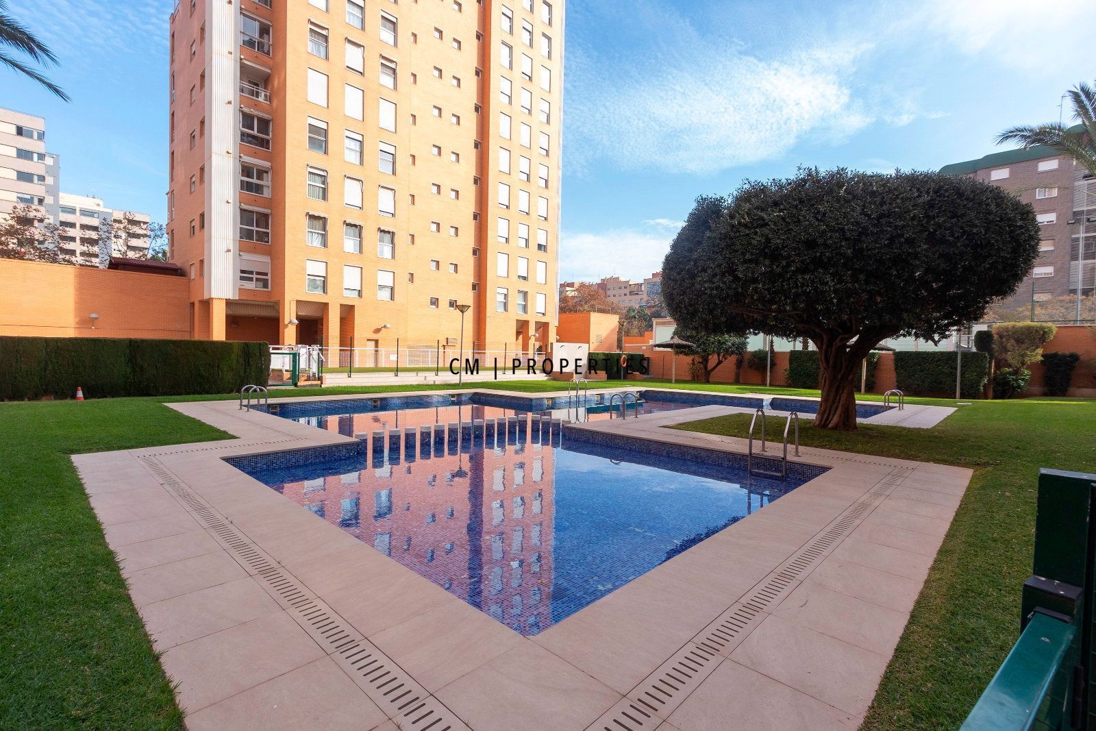 Swimming pool of Flat to rent in  Valencia Capital  with Air Conditioner, Heating and Terrace