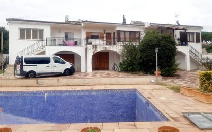 Casa adosada en venda a Caldes de Montbui