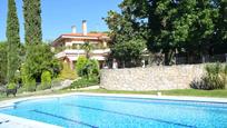 Swimming pool of House or chalet for sale in Boadilla del Monte  with Air Conditioner, Terrace and Swimming Pool