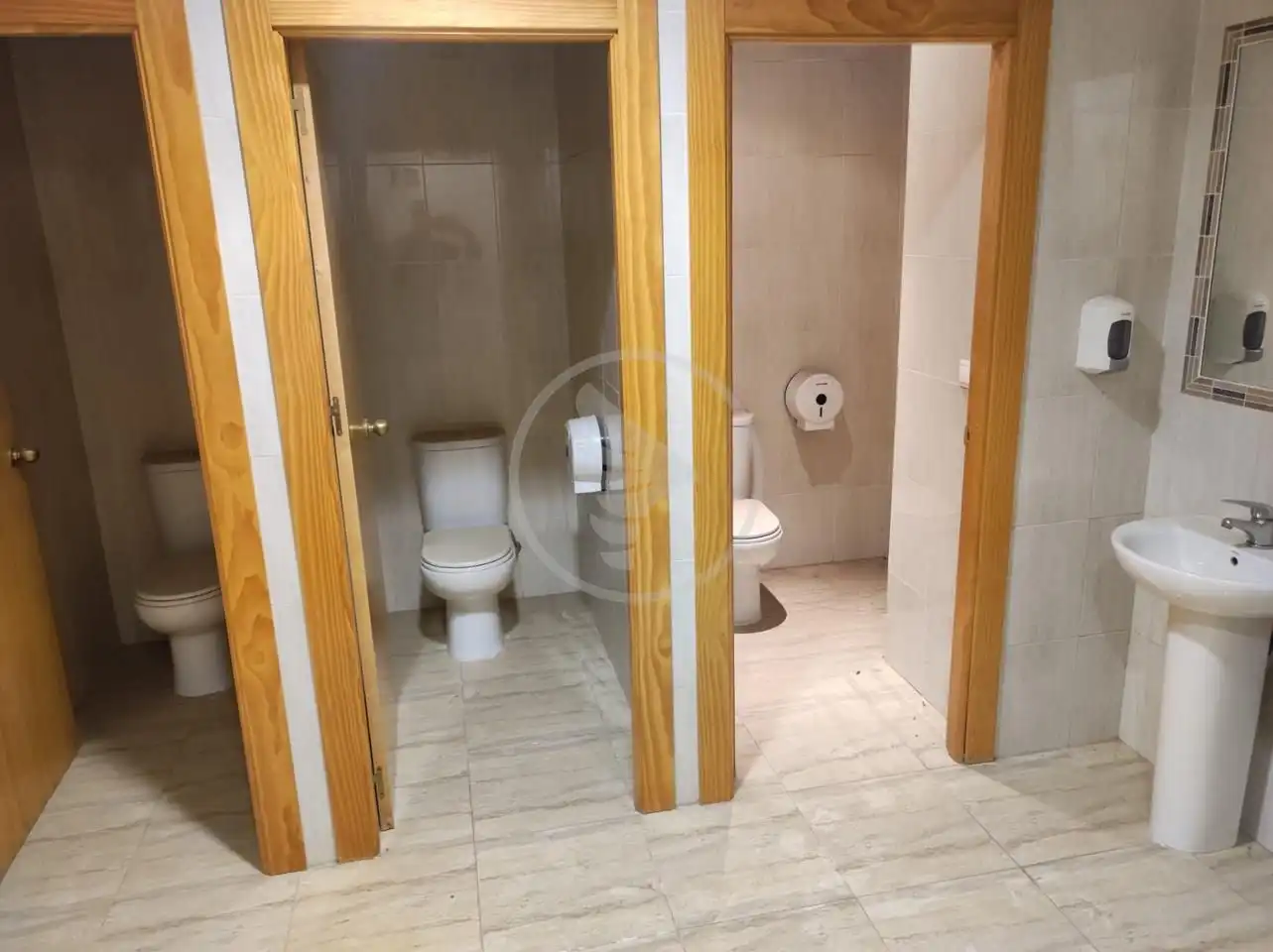 Baño de Local en venta en Linares con Aire acondicionado
