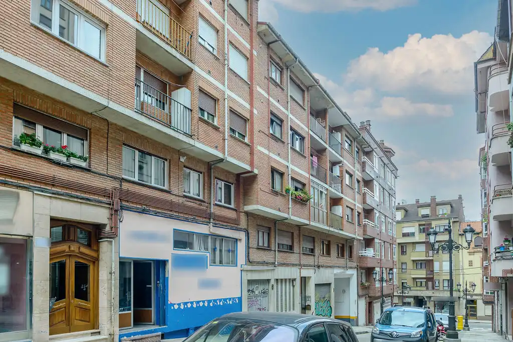 Außenansicht von Geschaftsraum zum Verkauf in Oviedo 