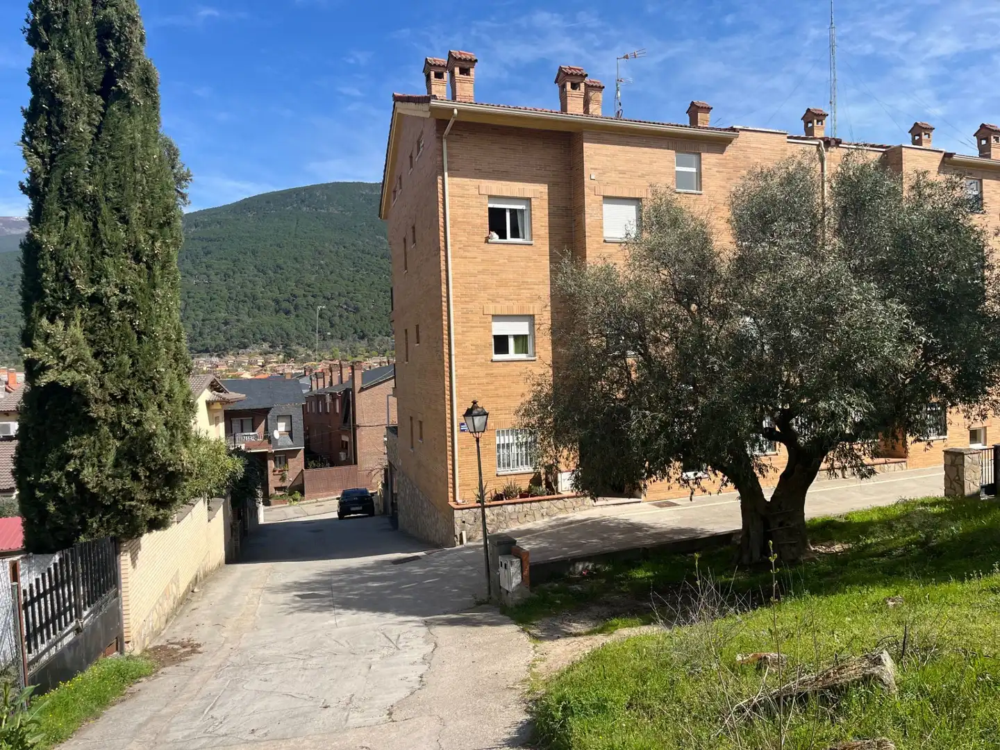 Vista exterior de Garaje en venta en La Adrada 