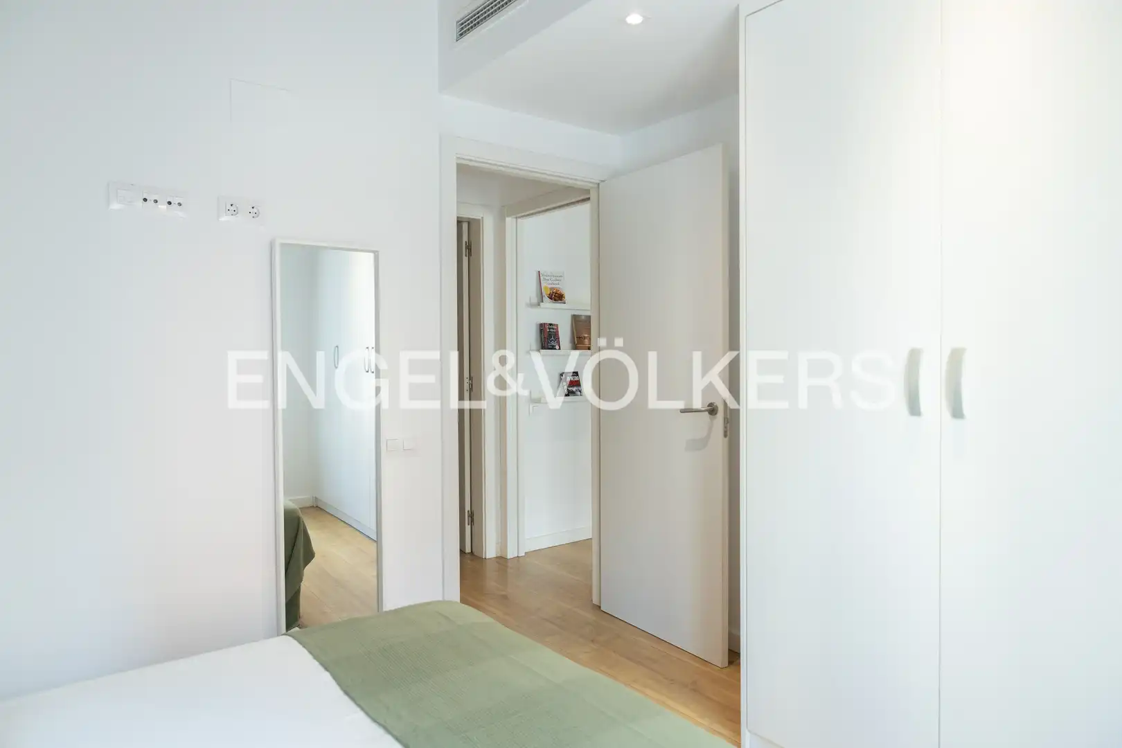 Schlafzimmer von Wohnung zum Verkauf in Barcelona mit Klimaanlage, Heizung und Parkett
