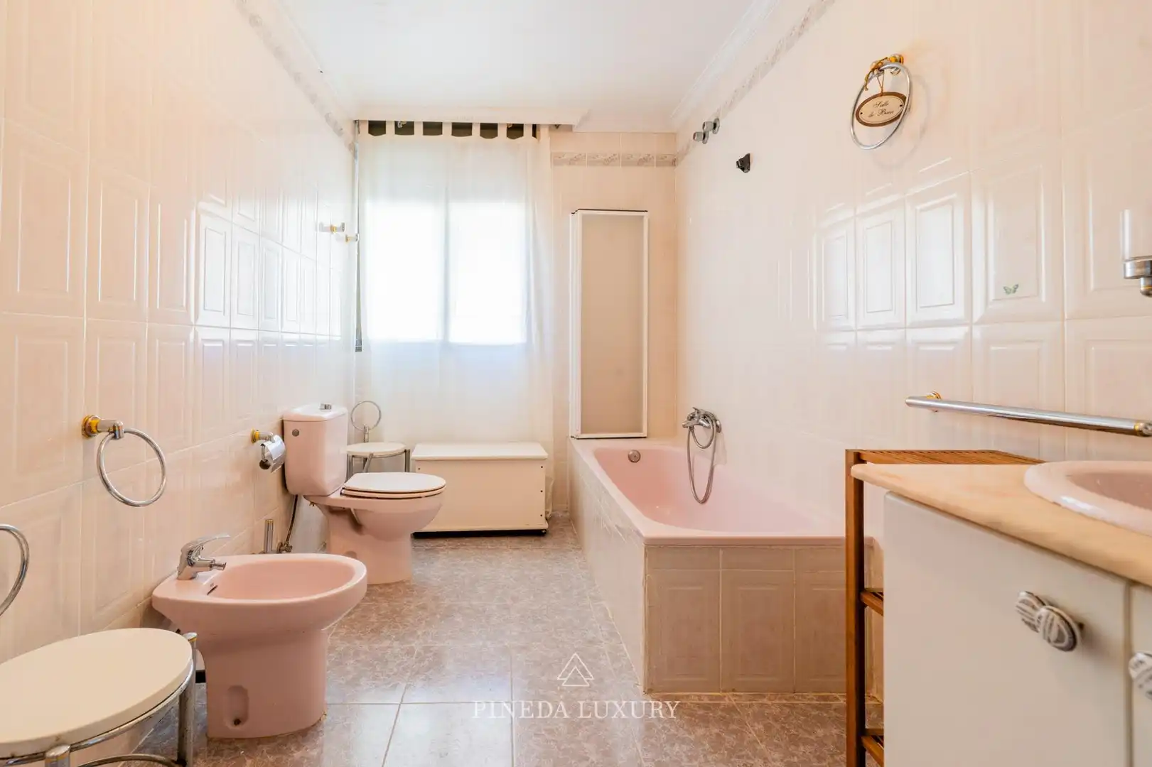 Bathroom of Houses for sale in L'Eliana