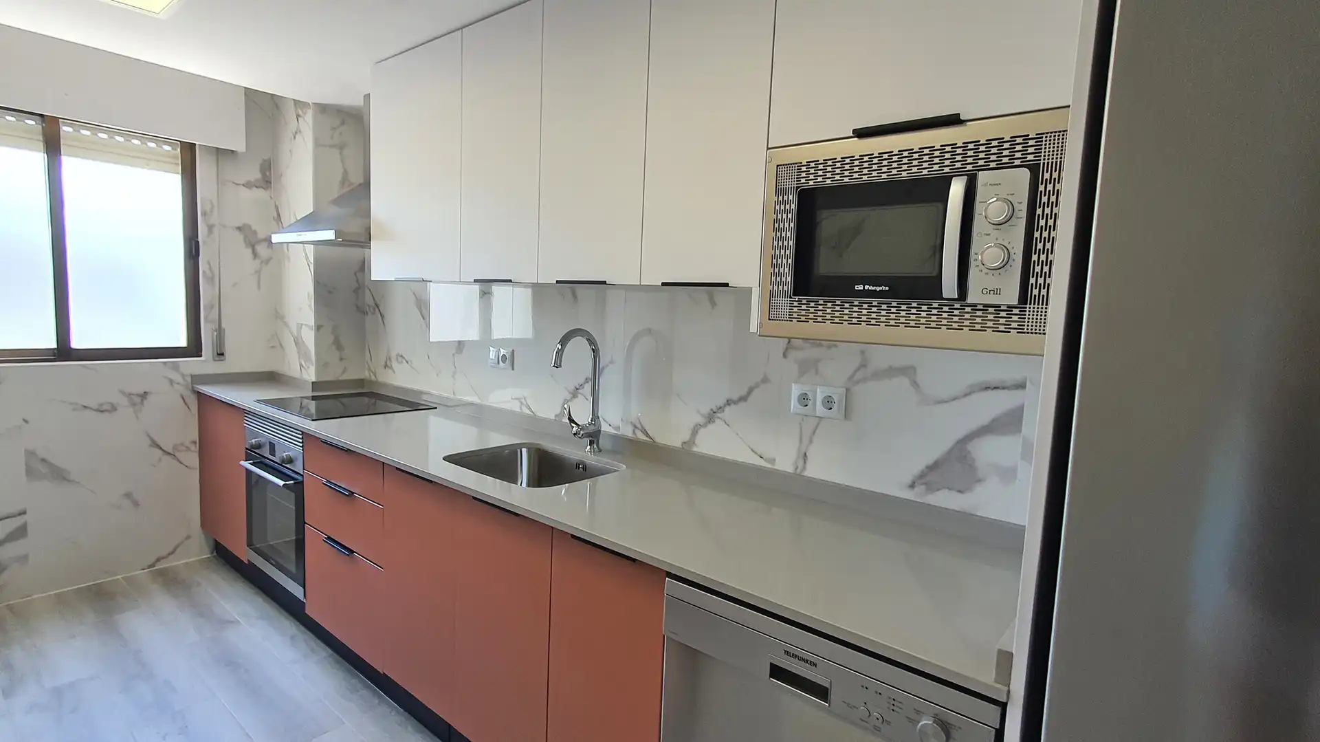 Cuina de Apartament de lloguer en Gandia amb Aire condicionat, Terrassa i Moblat