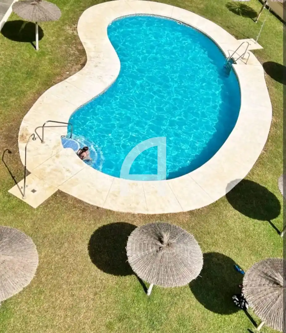 Piscina de Pis en venda en Fuengirola amb Aire condicionat, Calefacció i Terrassa