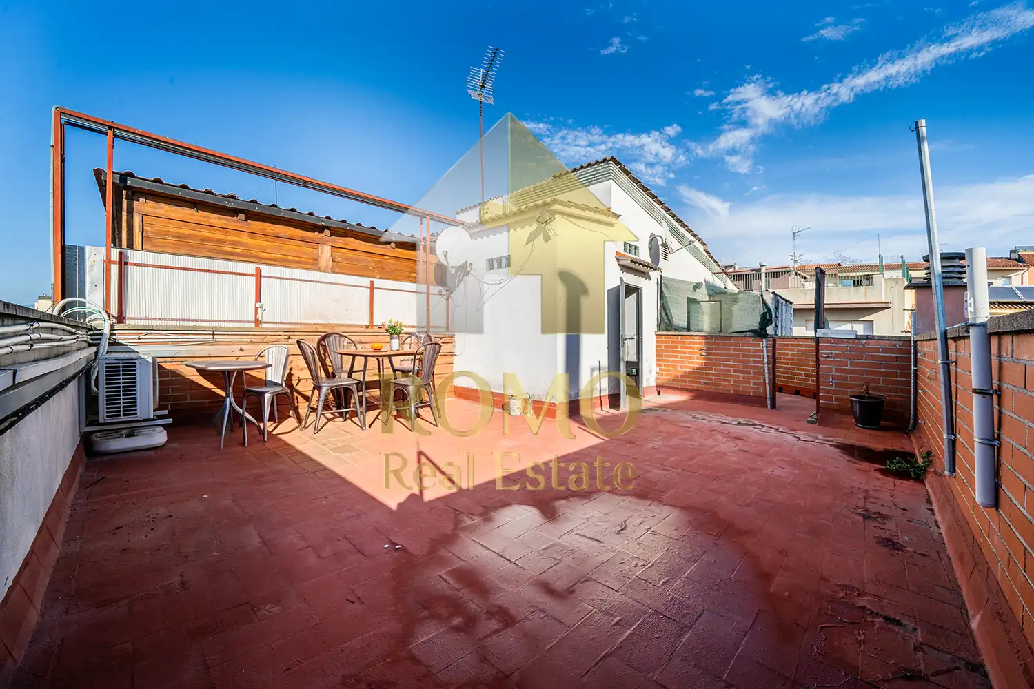 Vista exterior de Piso en venta en Polinyà con Aire acondicionado, Calefacción y Parquet
