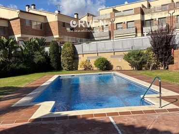Terraced house with pool for sale in Doctor Ramon i Cajal