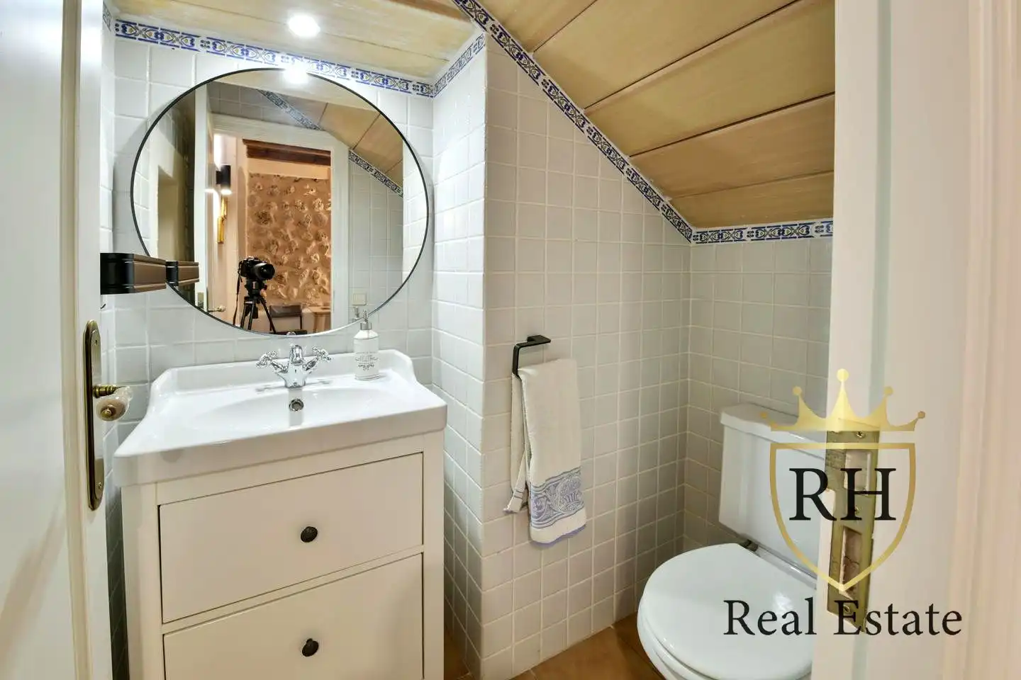 Bathroom of Houses for sale in Campanet  with Air Conditioner, Heating and Terrace