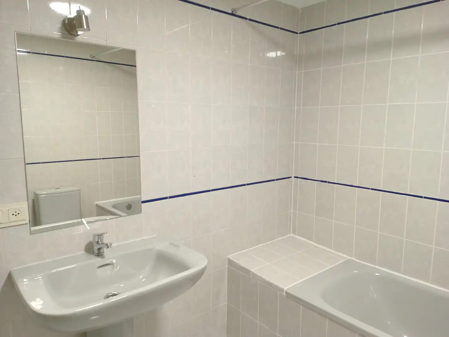 Bathroom of Flat for sale in Santa Marta de Tormes  with Air Conditioner, Heating and Parquet flooring