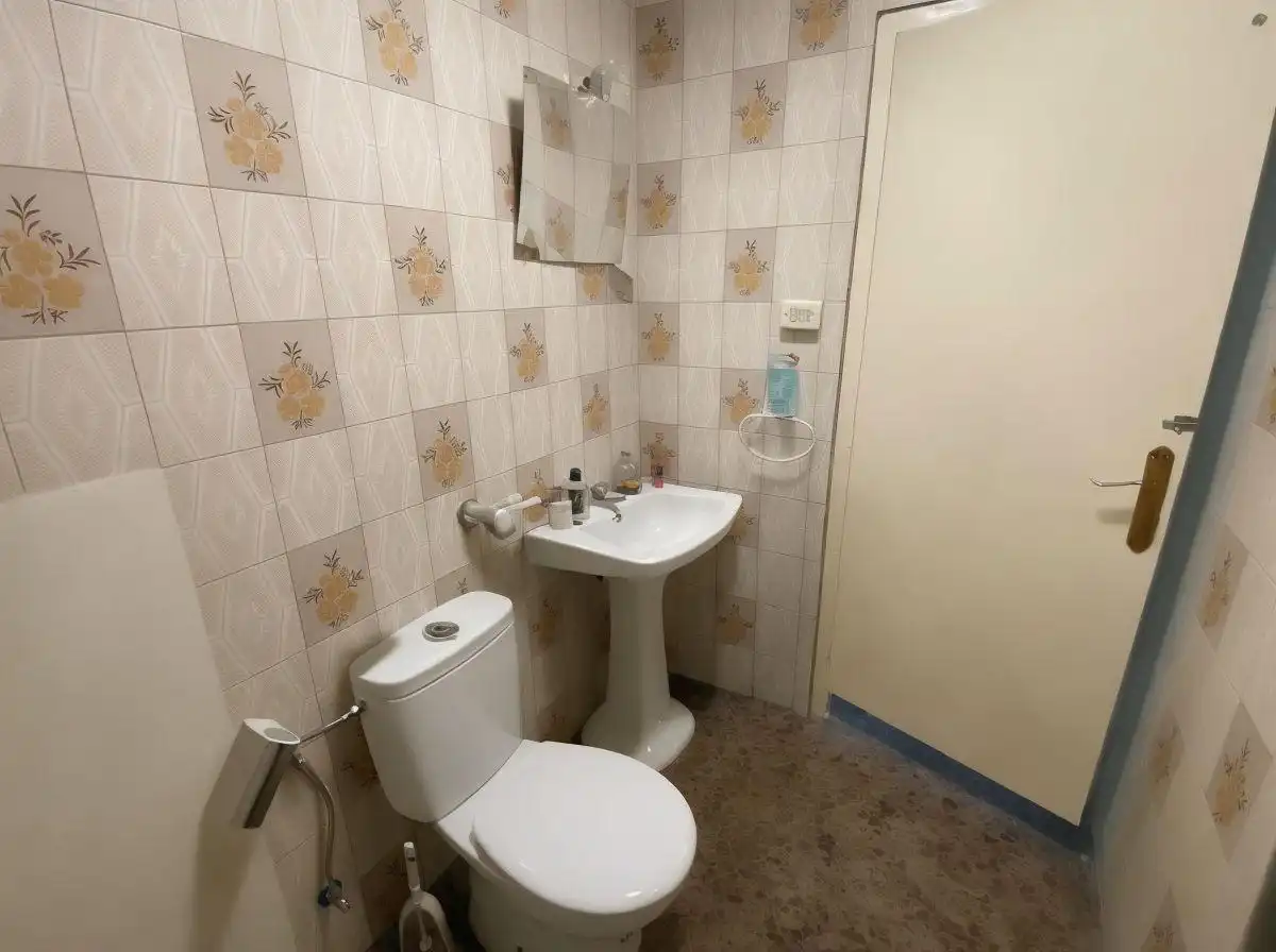 Bany de Local en venda en L'Alcúdia de Crespins
