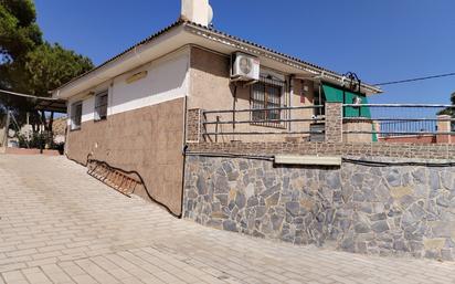 Exterior view of House or chalet for sale in Mutxamel  with Air Conditioner, Heating and Private garden