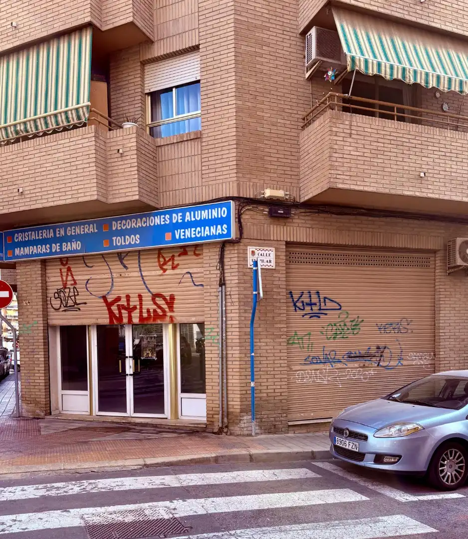 Local comercial de lloguer a Calle de San Salvador, imagen 2