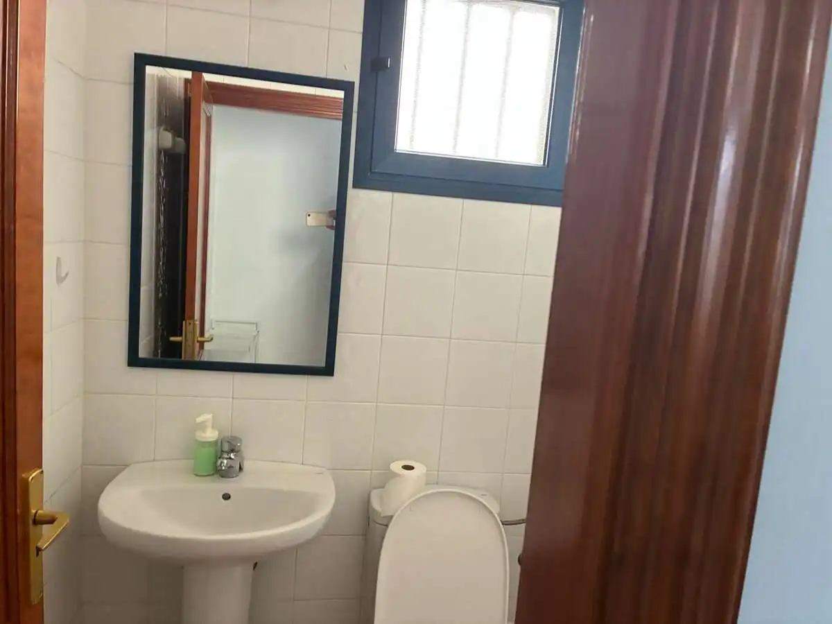 Badezimmer von Maisonette zum Verkauf in Haría mit Terrasse, Abstellraum und Möbliert