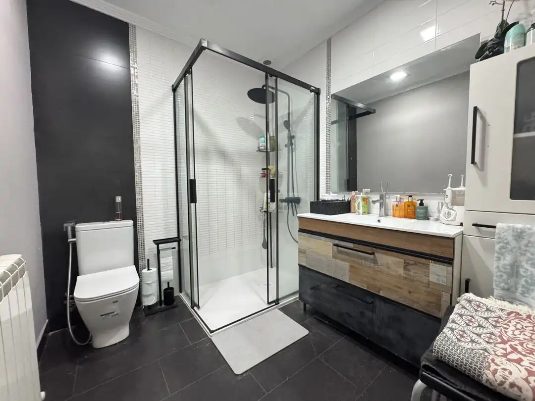 Baño de Piso en venta en Antzuola, Gipuzkoa