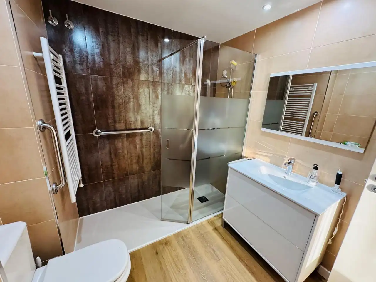 Baño de Piso en venta en Sabadell con Aire acondicionado, Calefacción y Parquet