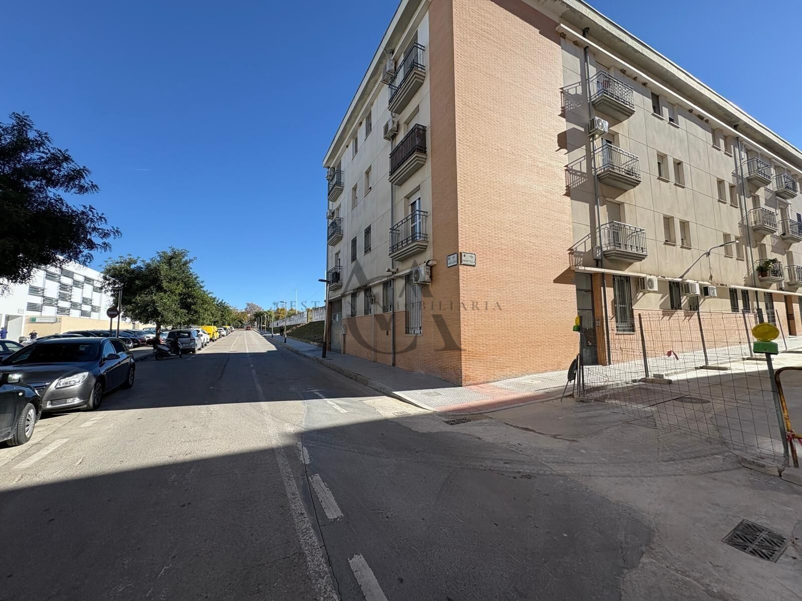 Vista exterior de Traster en venda en Lucena