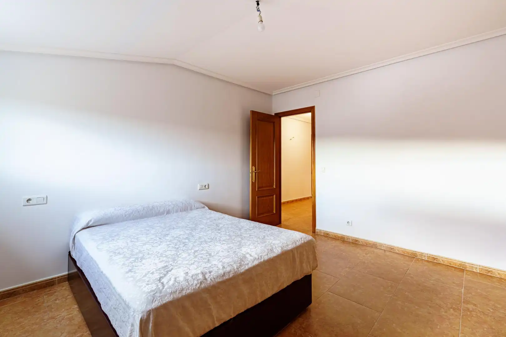 Habitación de Casa o chalet en venta en Ourense Capital  con Calefacción, Jardín privado y Balcón