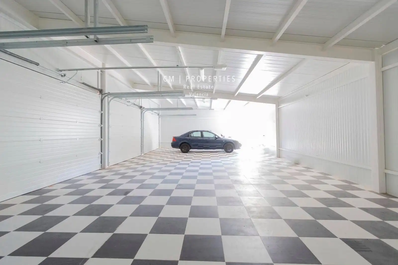 Parking de Casa o chalet en venta en Paterna con Aire acondicionado, Calefacción y Piscina