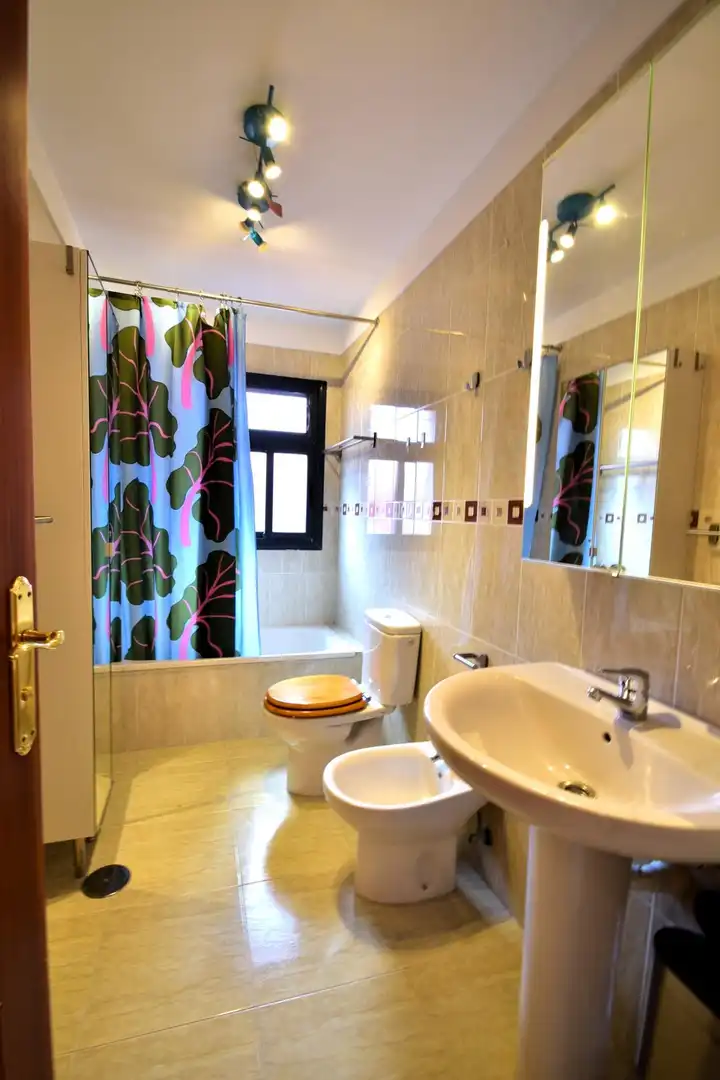 Baño de Casa adosada de alquiler en San Cristóbal de la Laguna con Aire acondicionado, Calefacción y Jardín privado