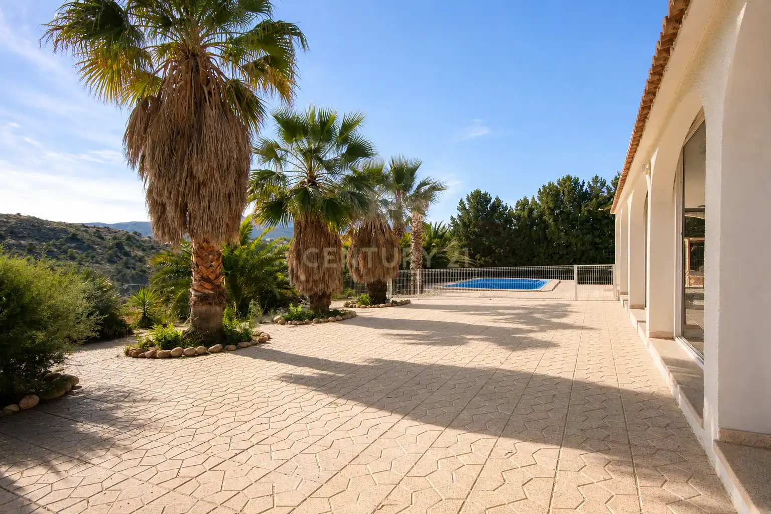 Vista exterior de Casa o chalet en venta en Alicante / Alacant con Jardín privado, Trastero y Piscina