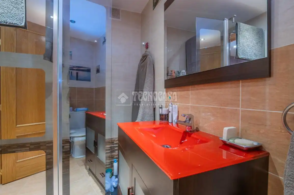 Bany de Pis en venda en Arroyomolinos (Madrid) amb Aire condicionat, Calefacció i Piscina comunitària