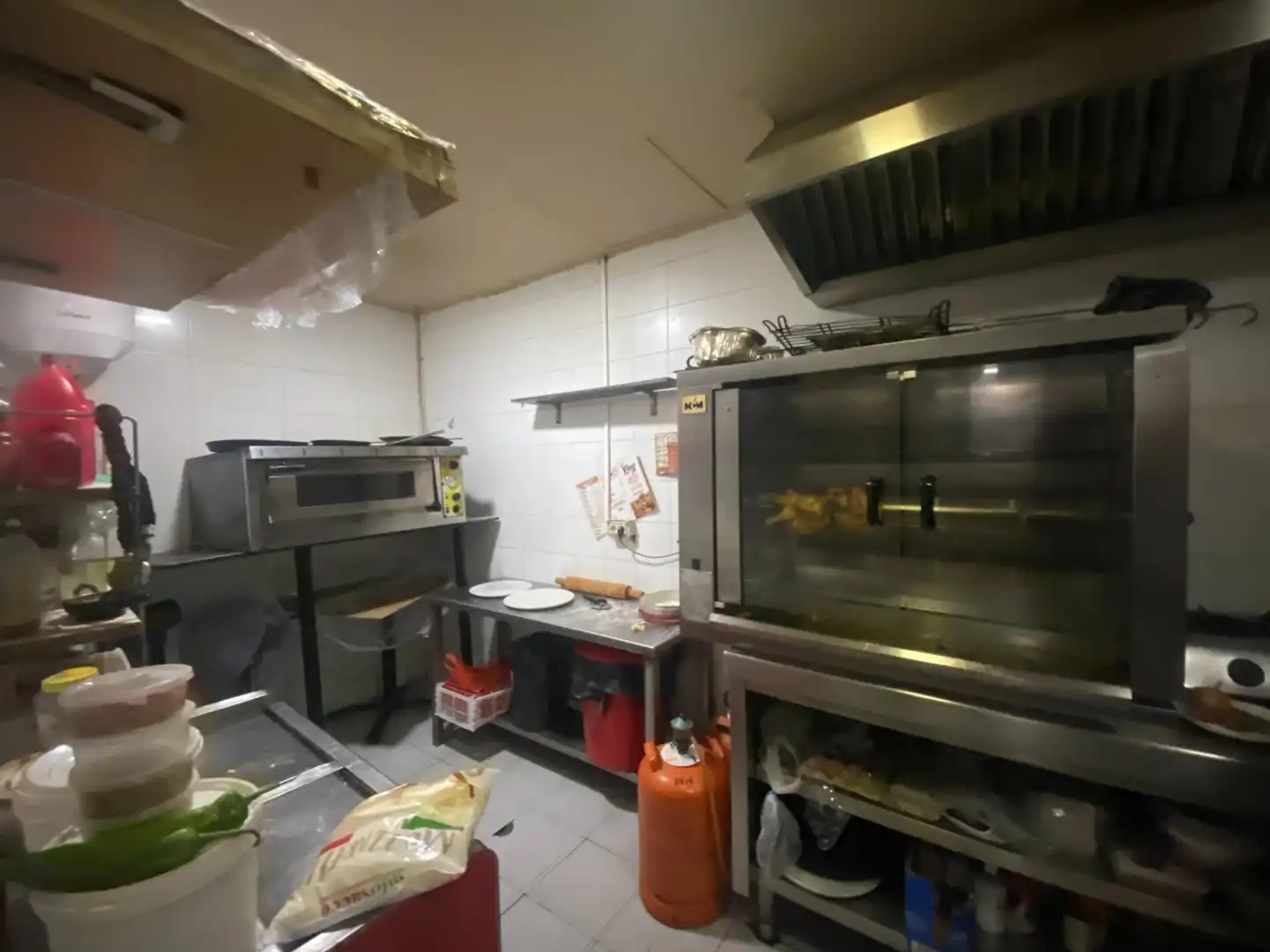 Cuina de Local de lloguer en Barcelona amb Aire condicionat