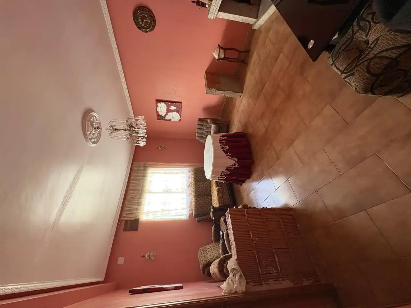Sala d'estar de Casa adosada en venda en Valdemorales amb Moblat