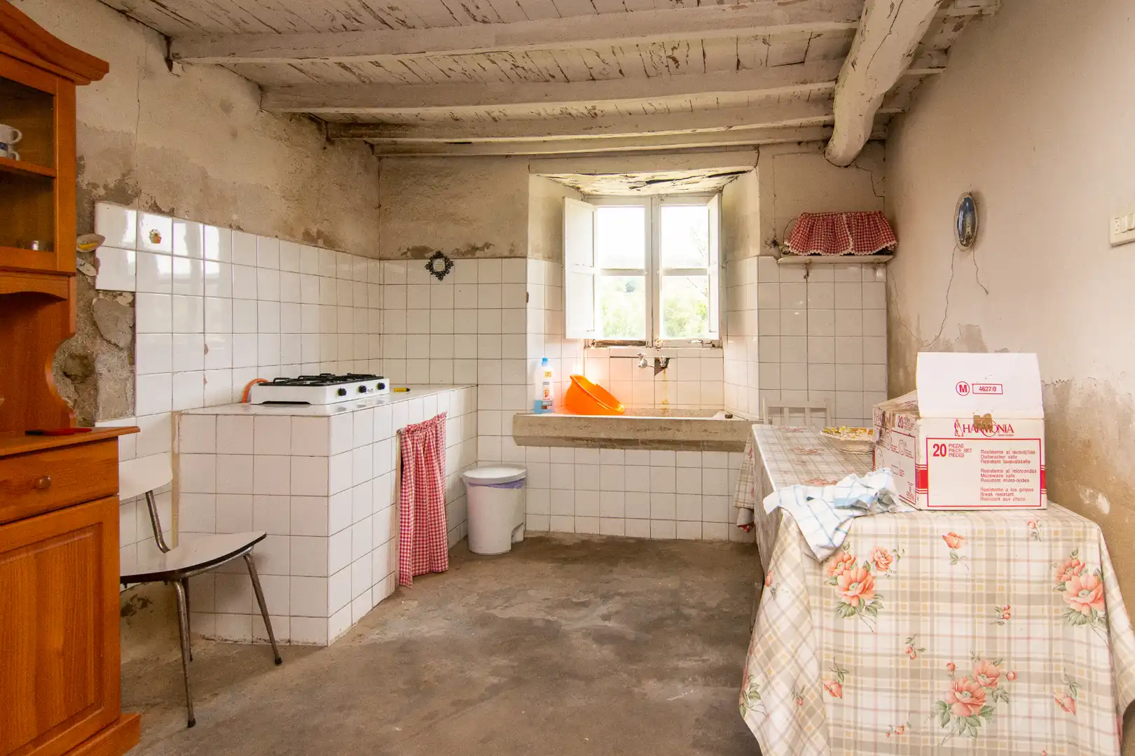 Cuina de Casa o xalet en venda en Abegondo amb Jardí privat, Traster i Internet