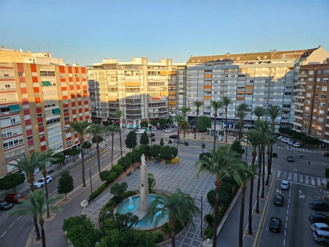 Vista exterior de Pis en venda en Alzira amb Balcó