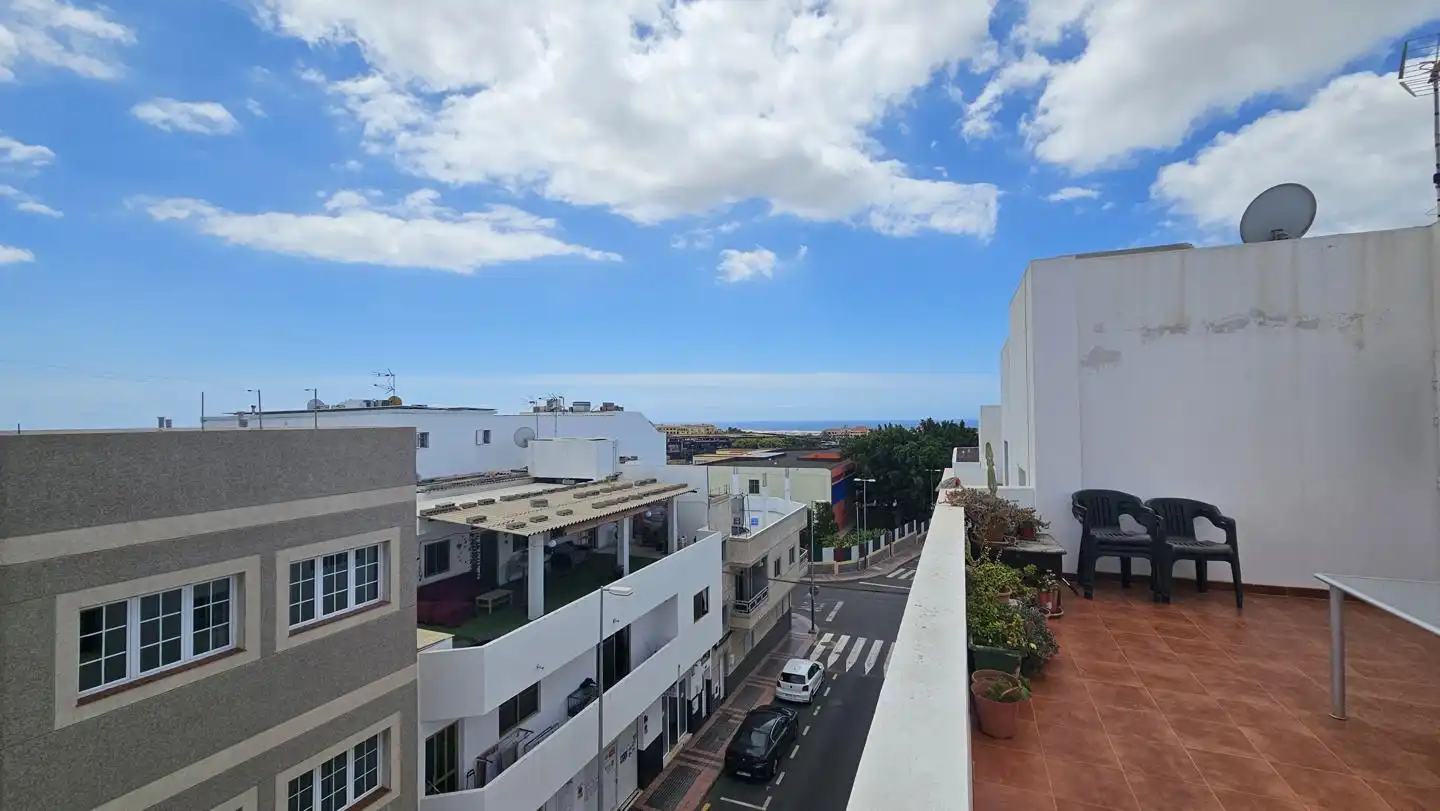 Vista exterior de Pis de lloguer en San Bartolomé de Tirajana amb Terrassa i Moblat