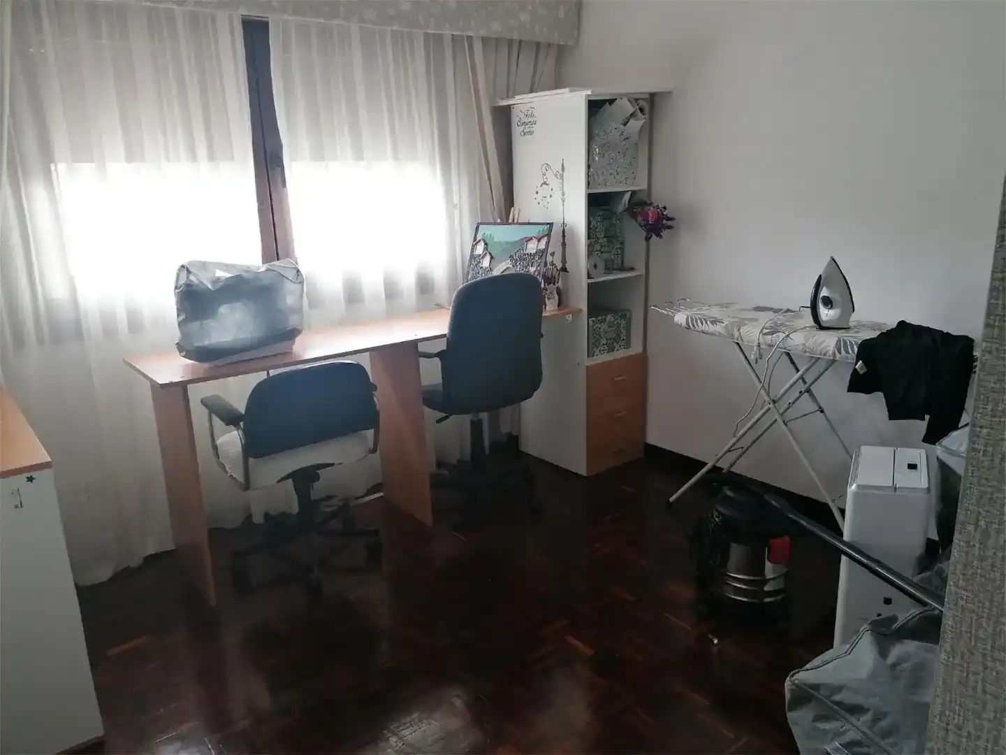 Sala d'estar de Casa o xalet en venda en Ponteceso amb Parquet, Moblat i Forn