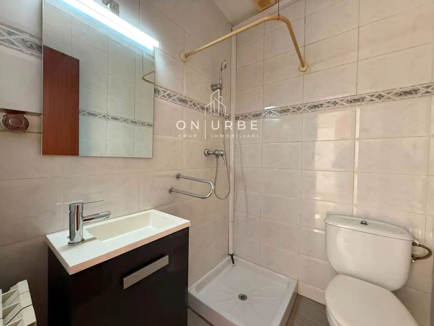 Badezimmer von Maisonette zum Verkauf in Badalona mit Klimaanlage, Heizung und Terrasse