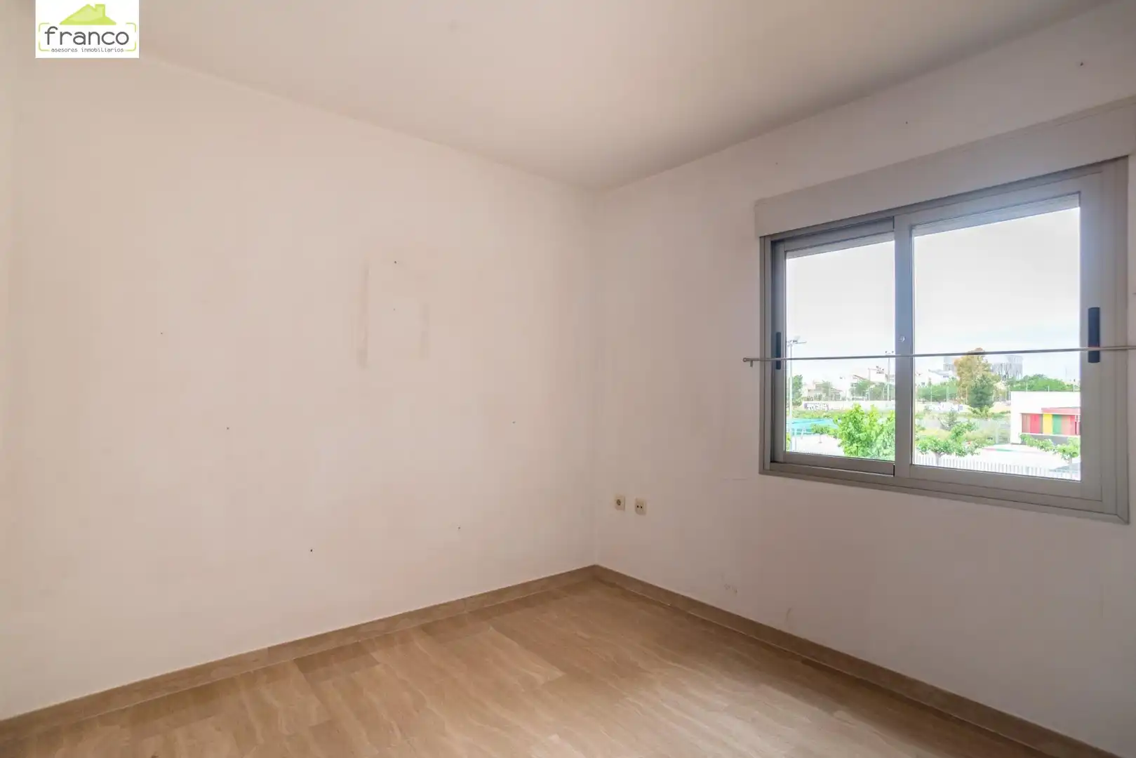 Habitación de Casa adosada en venta en Murcia con Aire acondicionado, Calefacción y Jardín privado