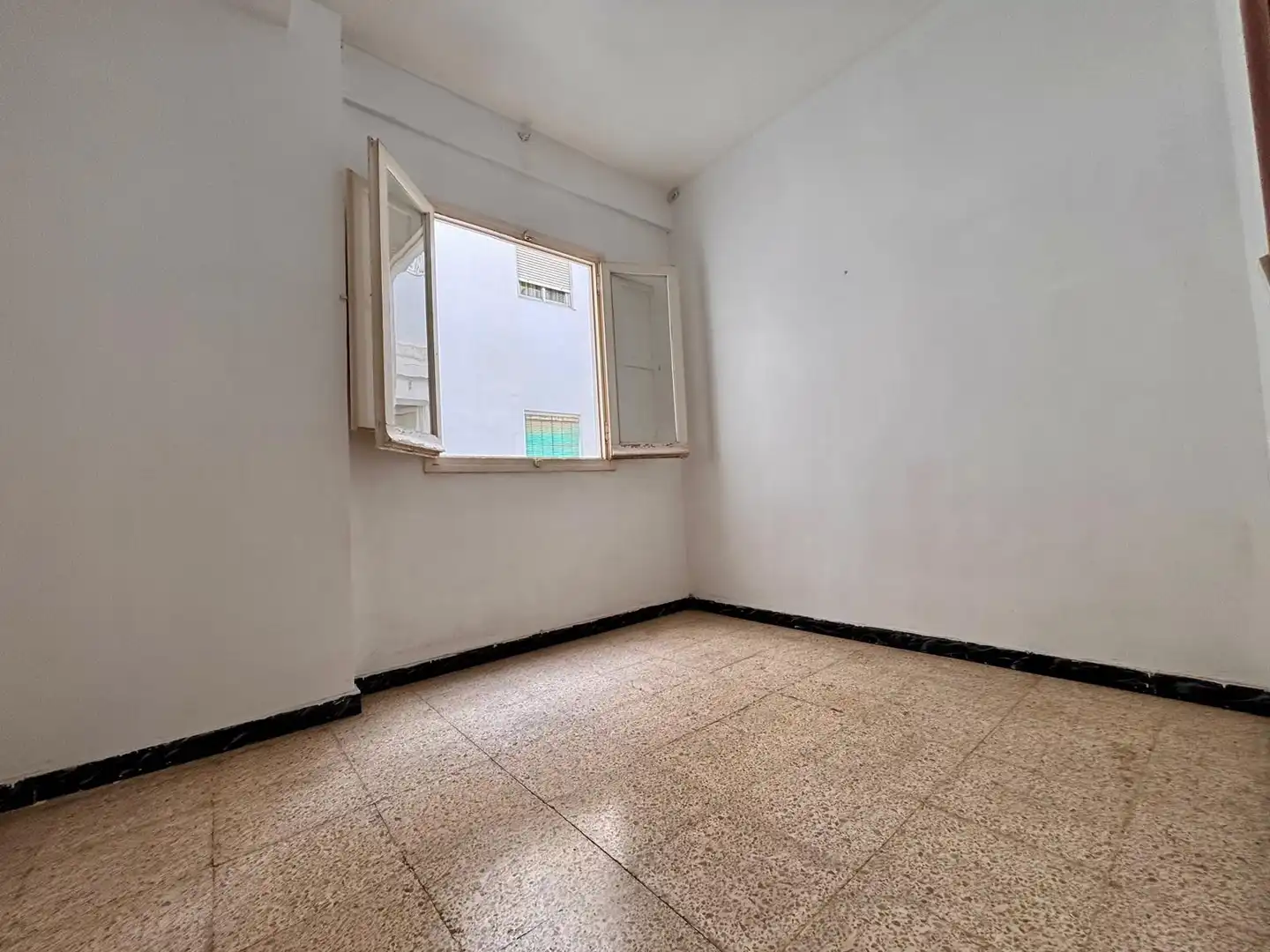 Habitación de Piso en venta en Alicante / Alacant con Balcón