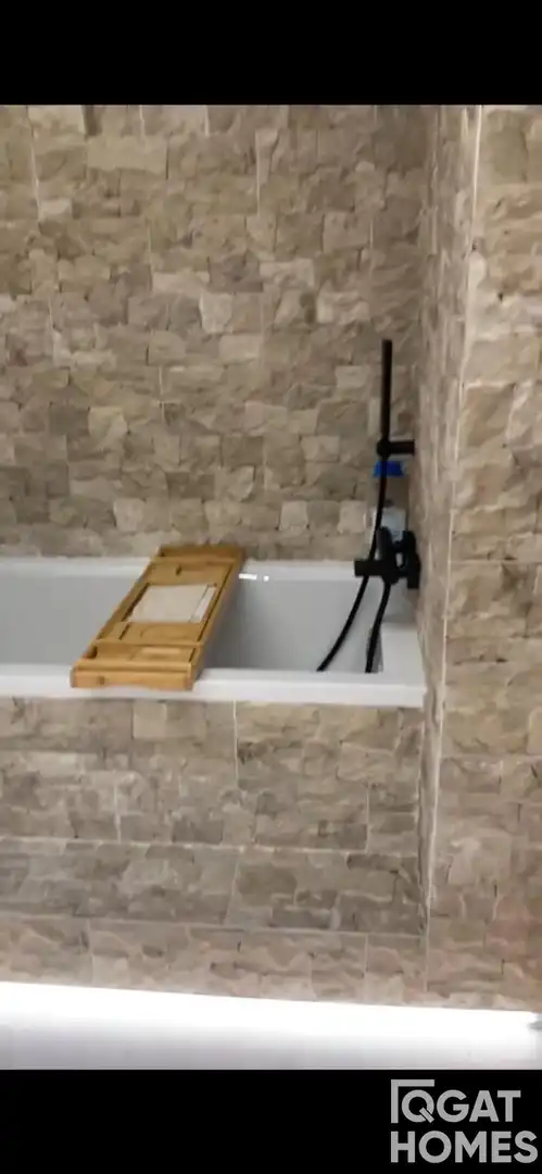 Badezimmer von Dachboden zur Miete in Gavà mit Klimaanlage, Schwimmbad und Gemeinschaftspool