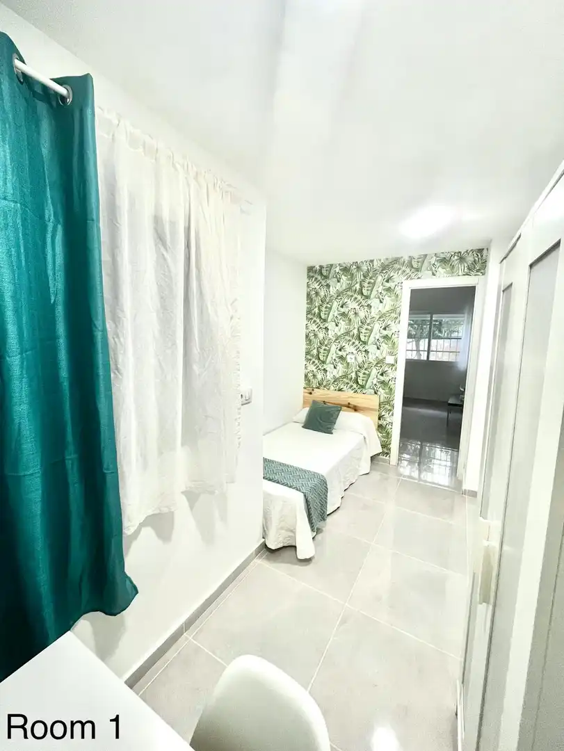Habitación de Piso para compartir en Sevilla con Aire acondicionado, Amueblado y Lavadora