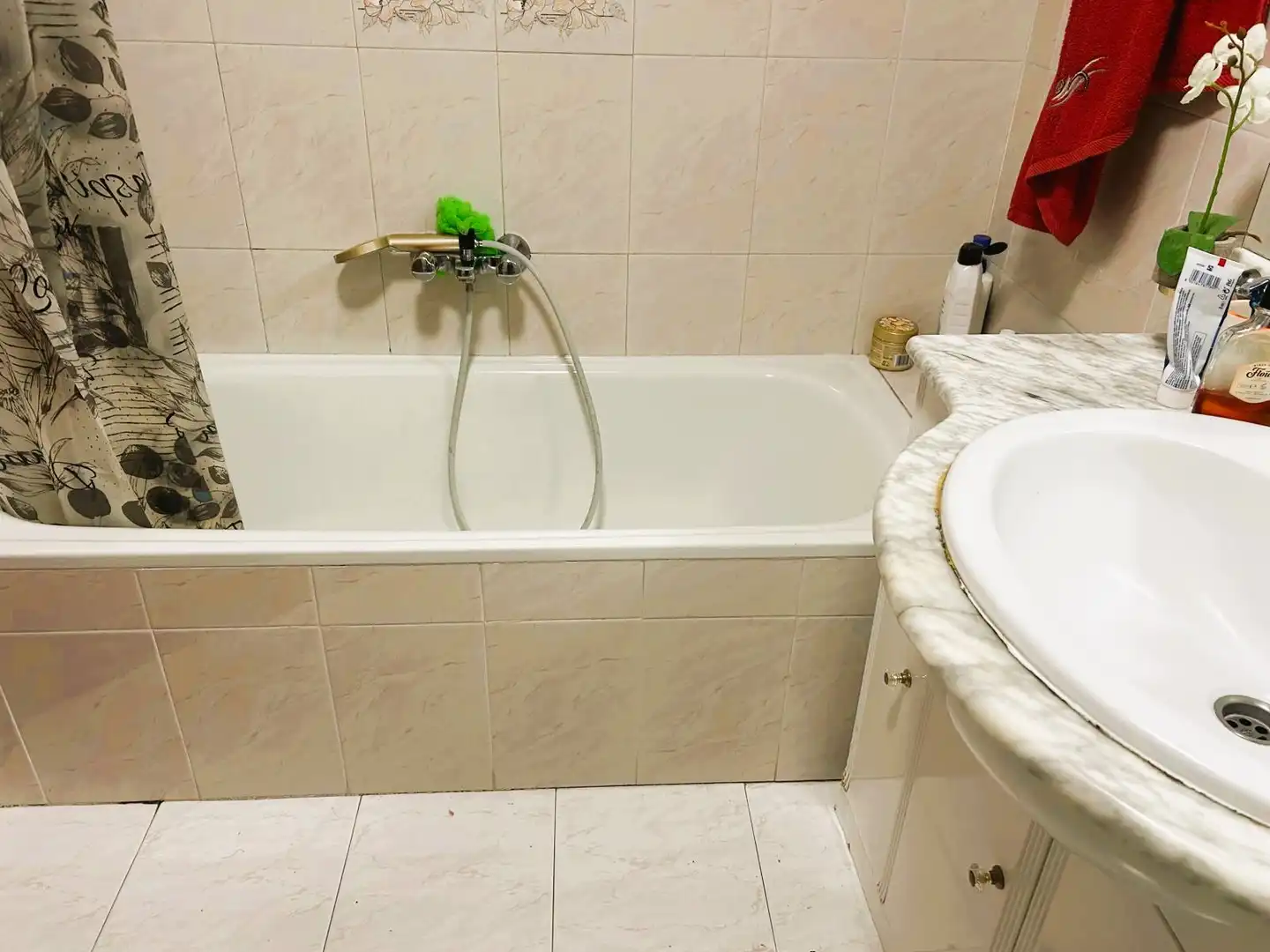 Badezimmer von Wohnung zum Verkauf in Alberite mit Möbliert