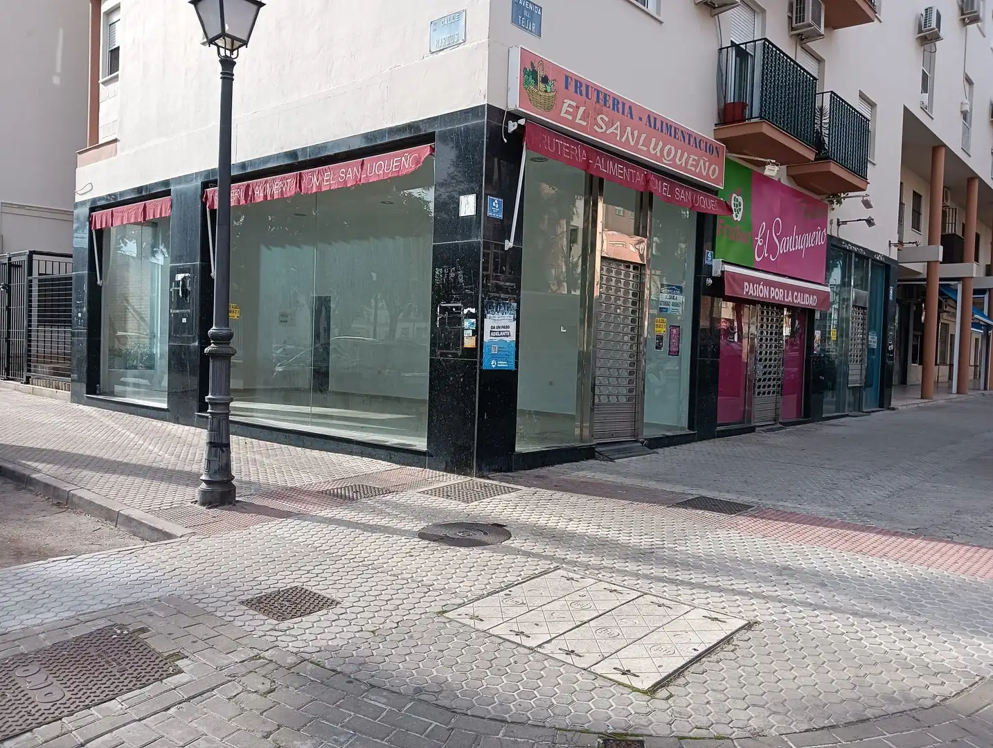 Locale commerciale in affitto a Avenida el Tejar