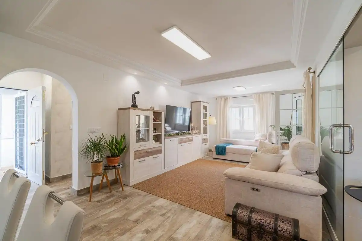 Sala de estar de Apartamento en venta en San Miguel de Salinas con Calefacción