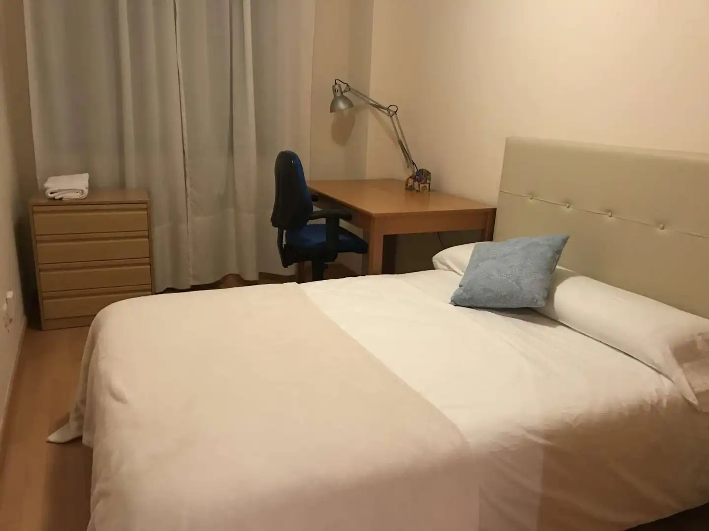 Bedroom of Flat for share in Madrid  with Air Conditioner, Terrace and Furnished