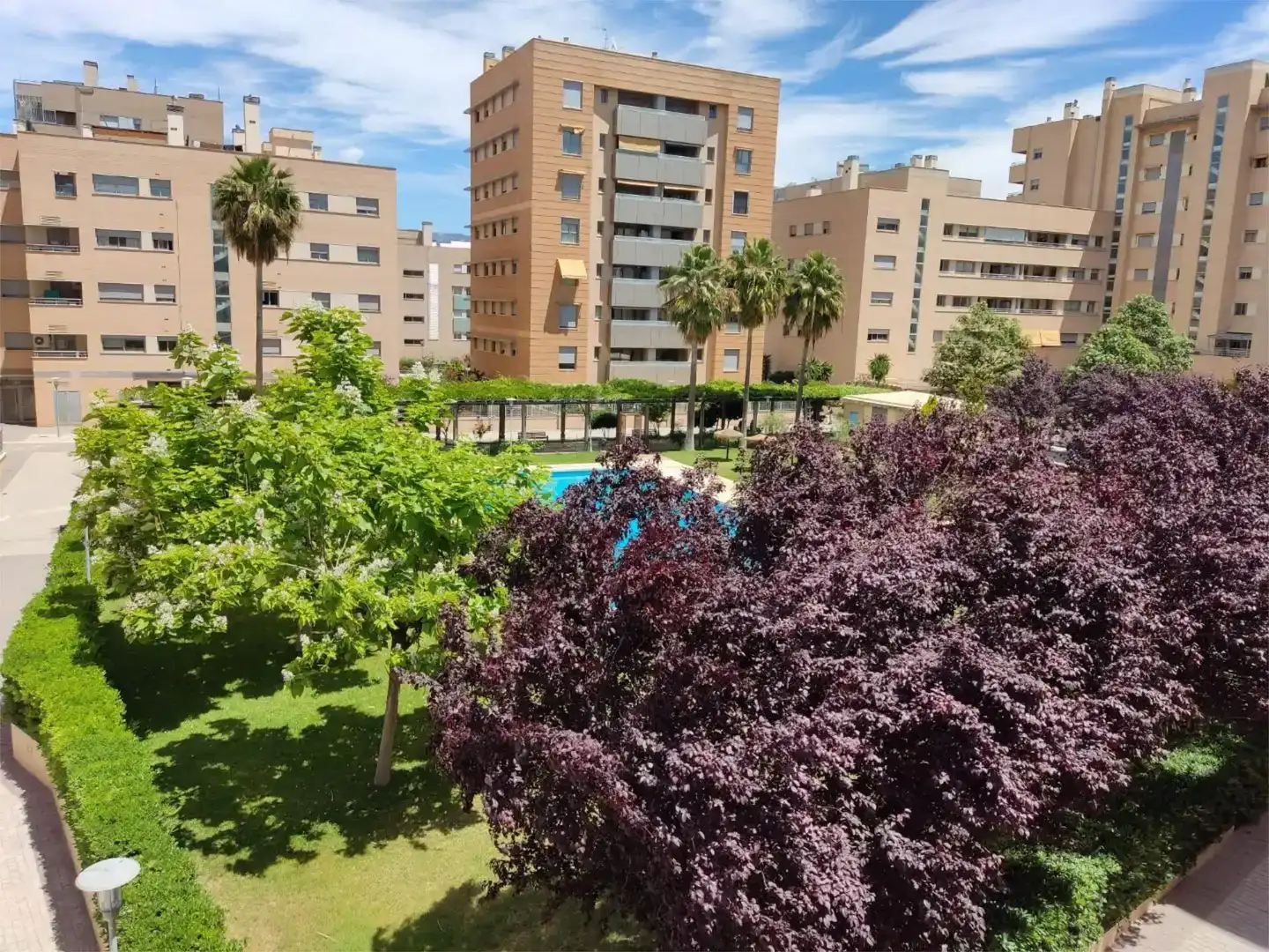 Vista exterior de Pis de lloguer en  Granada Capital amb Aire condicionat i Piscina