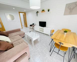 Living room of Flat to rent in Salamanca Capital  with Heating, Furnished and Balcony