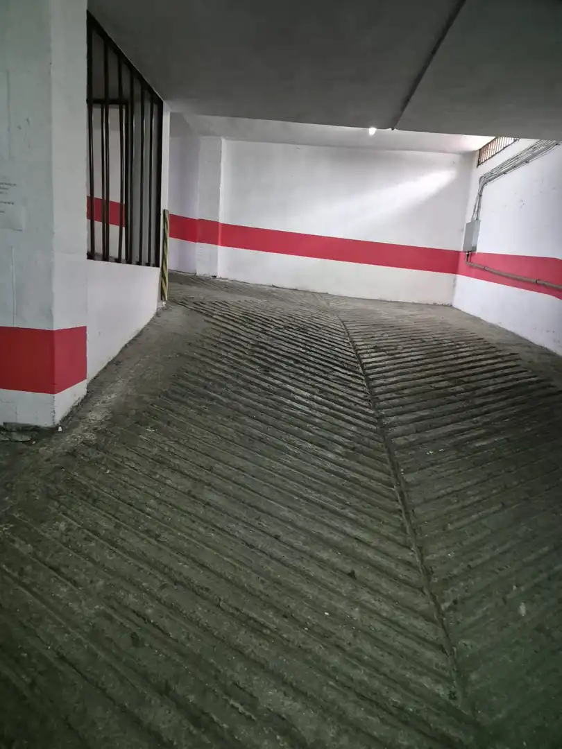 Aparcament de lloguer a Maria Auxiliadora - Barriada de Llera, imagen 10