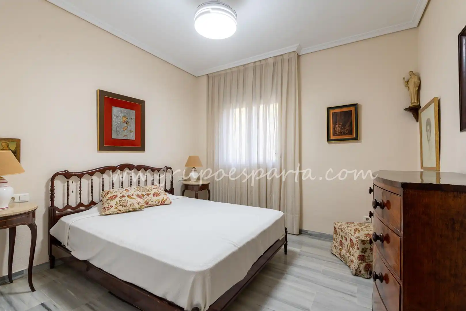 Bedroom of Flat for sale in Sevilla  with Air Conditioner and Terrace