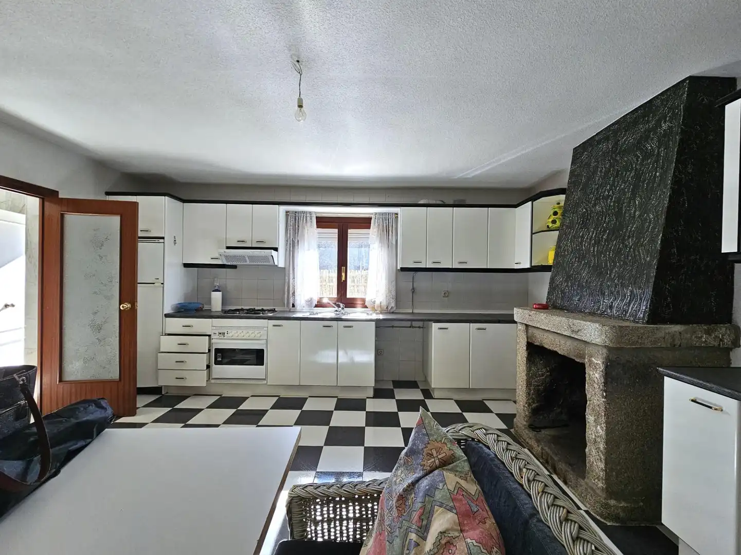 Cuina de Casa o xalet en venda en Navarredondilla amb Traster i Moblat