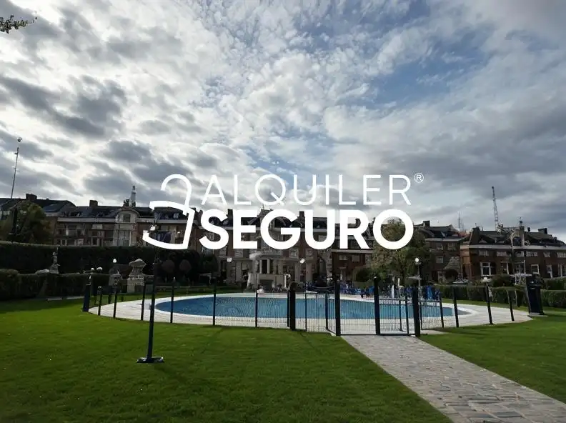 Piscina de Piso de alquiler en Las Rozas de Madrid con Calefacción y Piscina