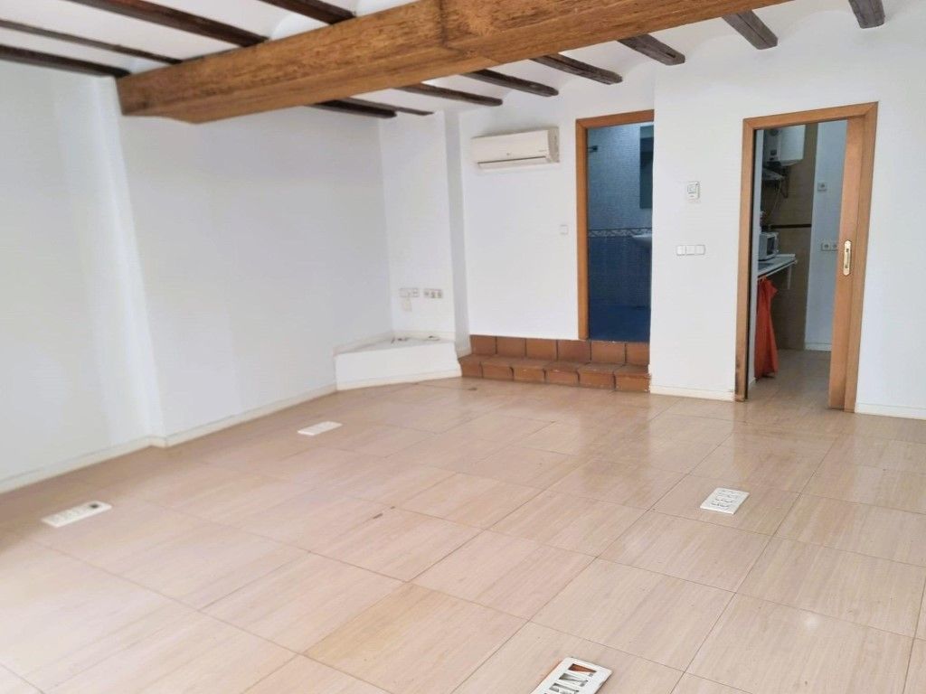 Study for sale in  Valencia Capital  with Air Conditioner and Heating